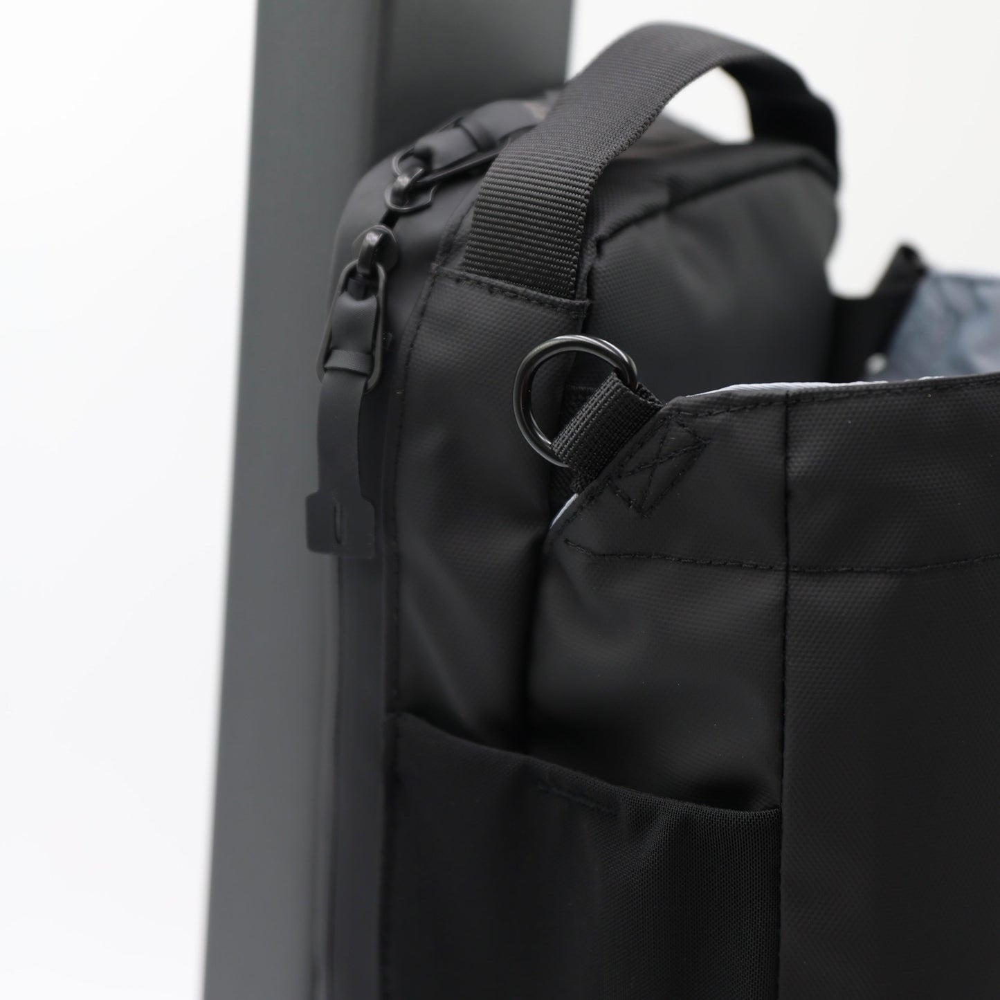 Magnetic Gym Bag for Gym, Travel, Work, and Sports
